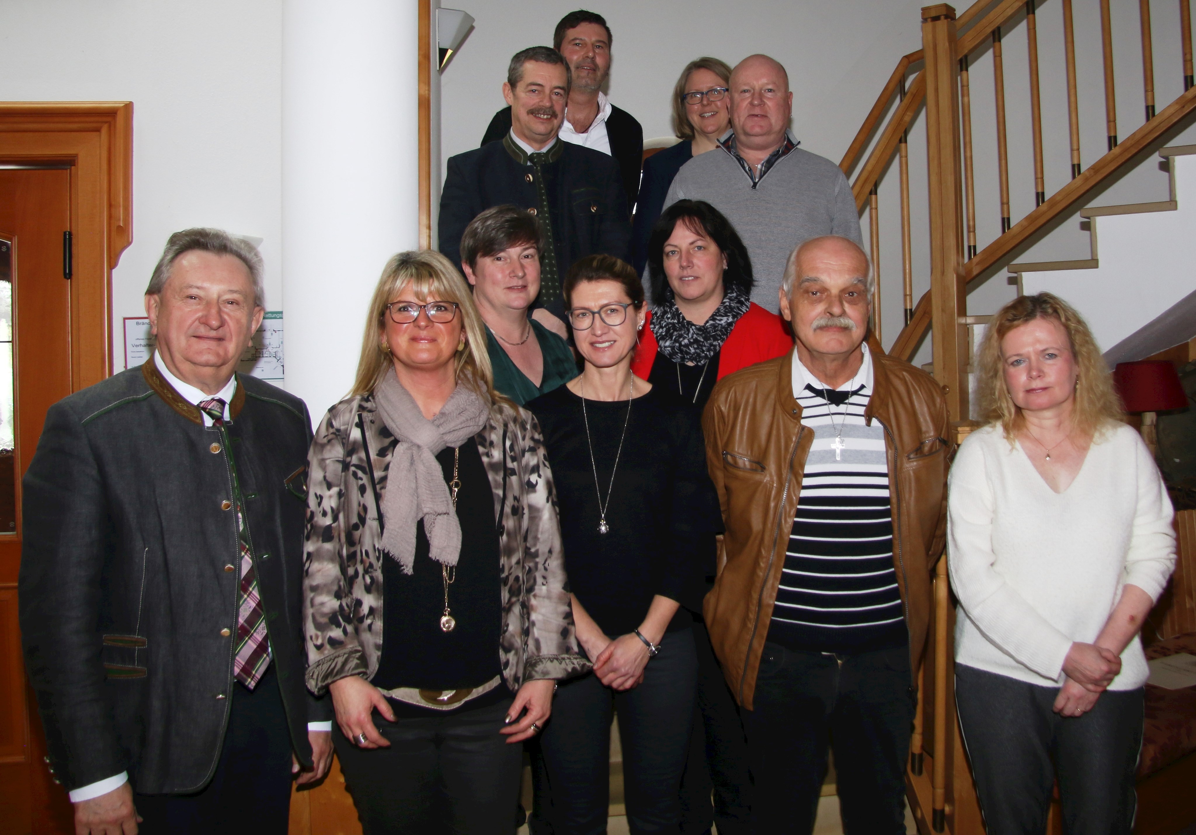 Sie sind seit 25 Jahren beim Landratsamt Passau beschäftigt: Für ihren Dienst sprach ihnen Landrat Franz Meyer seinen Dank aus.