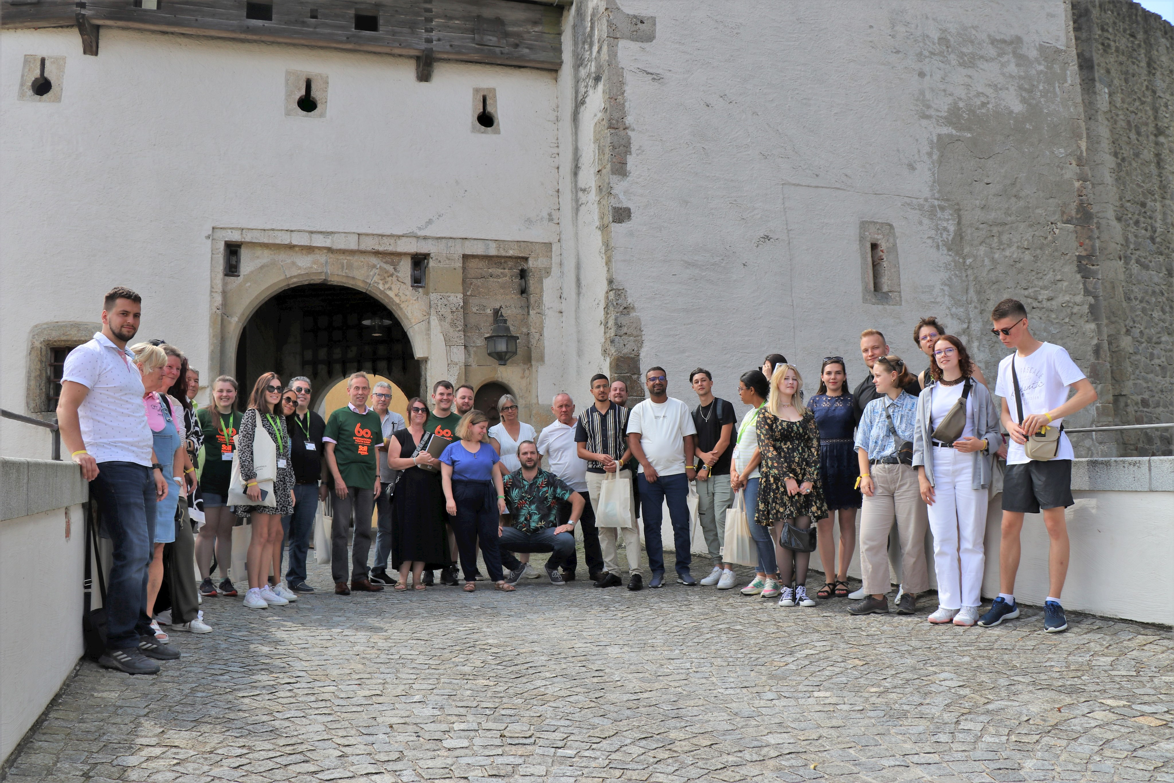 Die Jugend der Welt auf der Neuburg 