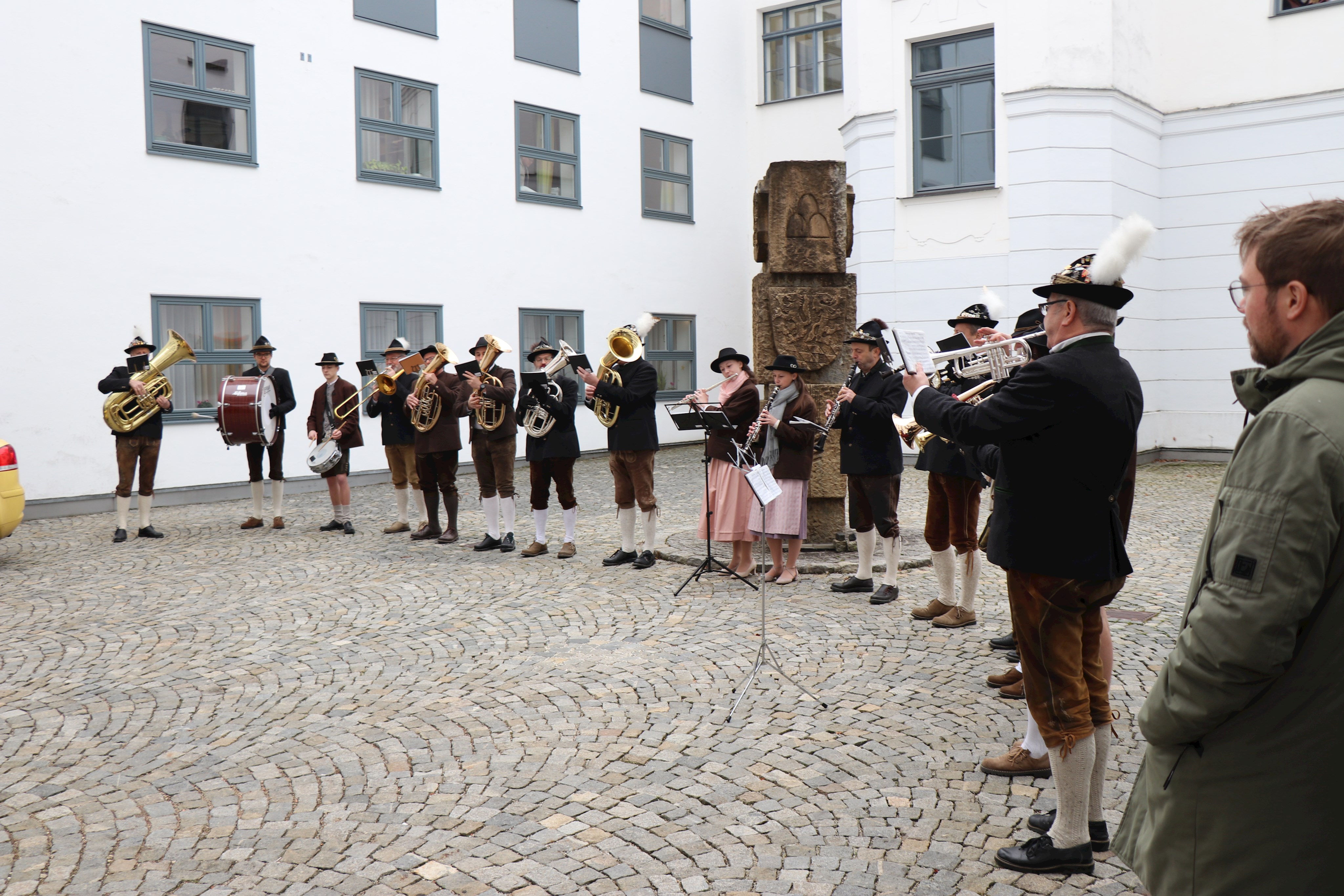 Musikalische Neujahrsgrüße an den Landratsamtsdienststellen